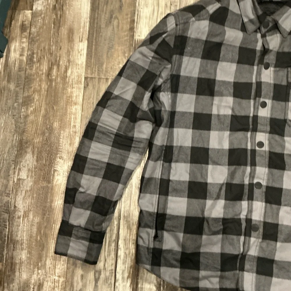 Street & Steel Black & Gray Plaid Button-Down Shirt - Picture 3 of 16